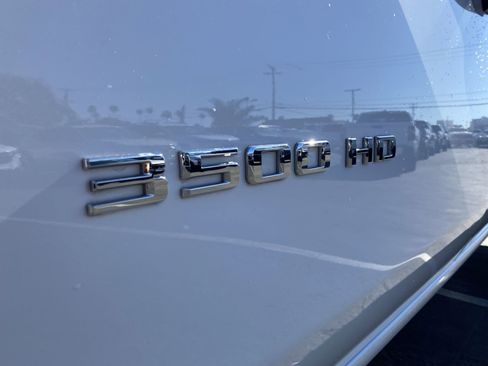 Used 2024 Chevrolet Silverado 3500 W/T image 33