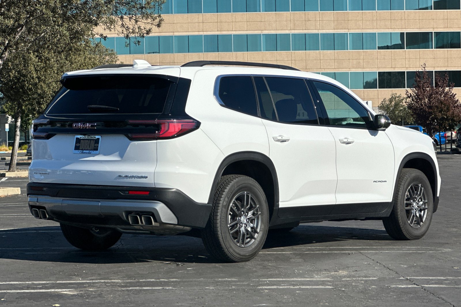 Used 2026 GMC Acadia Elevation FWD image 4