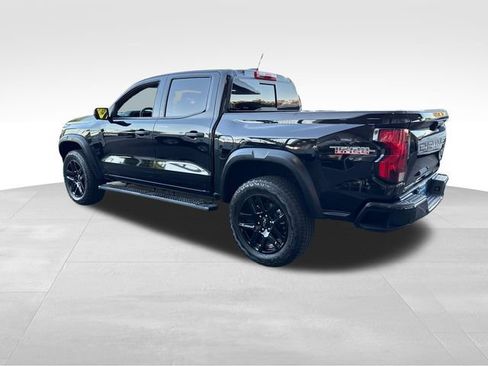 Used 2024 Chevrolet Colorado Trail Boss w/ Technology Package AWD/4WD image 3