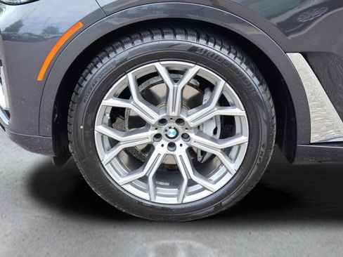 Used 2021 BMW X7 xDrive40i w/ Parking Assistance Package AWD/4WD image 32