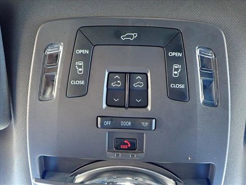 Used 2023 Toyota Sienna XSE image 24