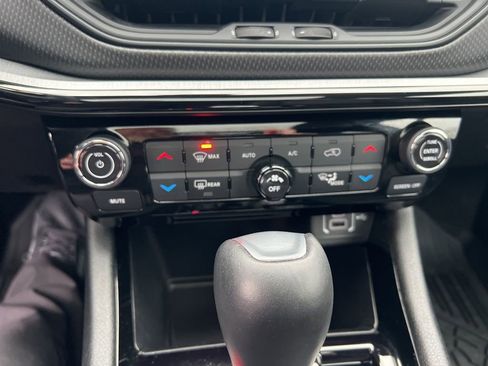 Used 2025 Jeep Compass Limited w/ High Altitude Package image 56