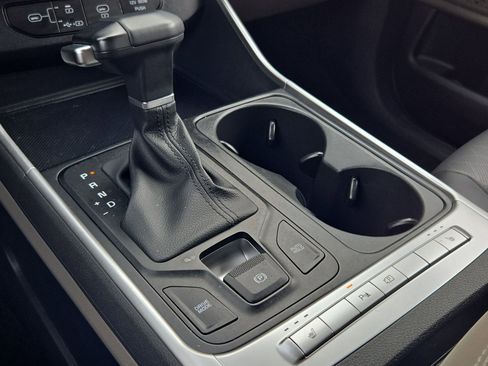 Used 2025 Kia Carnival image 27