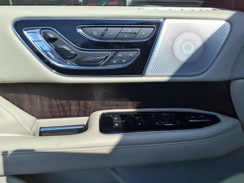 Used 2021 Lincoln Navigator Reserve AWD/4WD image 11