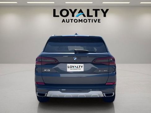 Used 2021 BMW X5 xDrive40i w/ Premium Package 2 AWD/4WD image 4