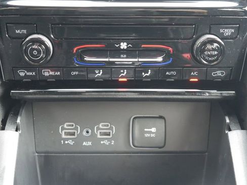 Used 2025 Jeep Grand Cherokee Laredo X AWD/4WD image 21