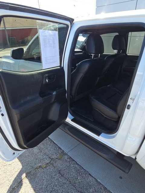 Used 2019 Toyota Tacoma TRD Sport AWD/4WD image 22