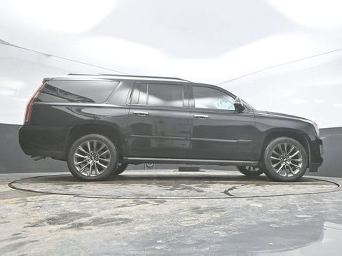 Used 2020 Cadillac Escalade ESV Platinum w/ Escalade Sport Edition AWD/4WD image 52