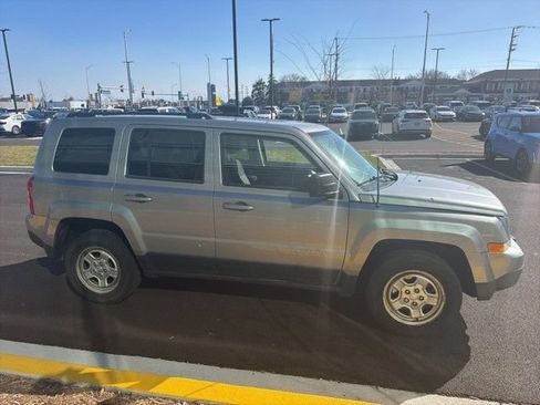 Used 2015 Jeep Patriot Sport w/ Power Value Group AWD/4WD image 19
