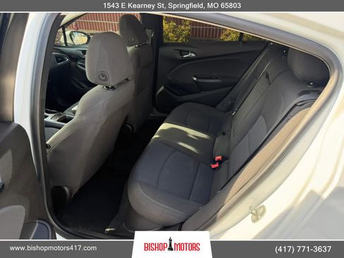 Used 2018 Chevrolet Cruze LT w/ Convenience Package FWD image 10