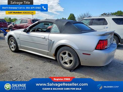 Used 2004 Ford Mustang Convertible RWD image 3