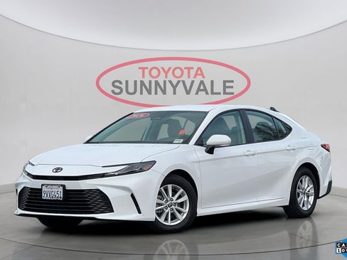 Used 2026 Toyota Camry LE image 1