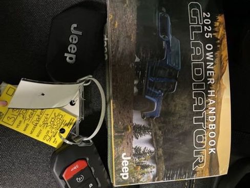 New 2025 Jeep Gladiator Sport AWD/4WD image 14