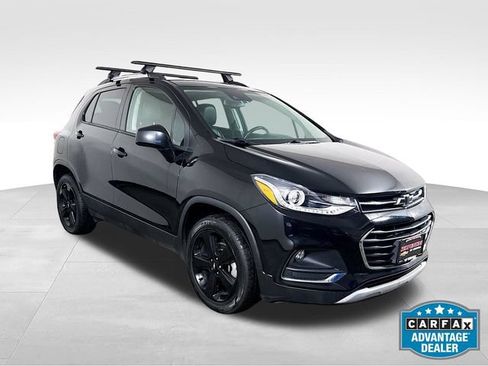 Used 2019 Chevrolet Trax Premier w/ Midnight Edition AWD/4WD image 2