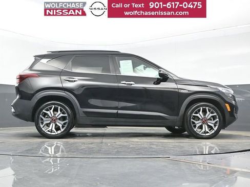 Used 2023 Kia Seltos SX w/ SX Sunroof Package image 22