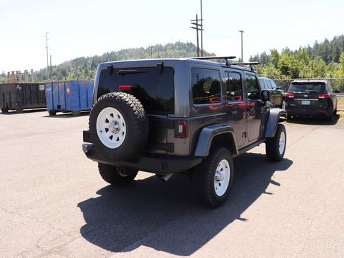 Used 2016 Jeep Wrangler Unlimited Sahara AWD/4WD image 5