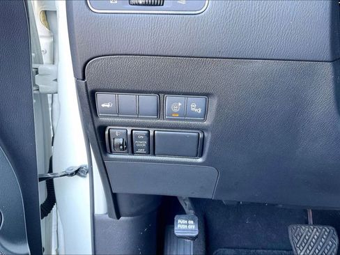 Used 2017 Nissan Armada Platinum image 35