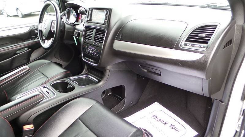 Used 2018 Dodge Grand Caravan GT FWD image 3