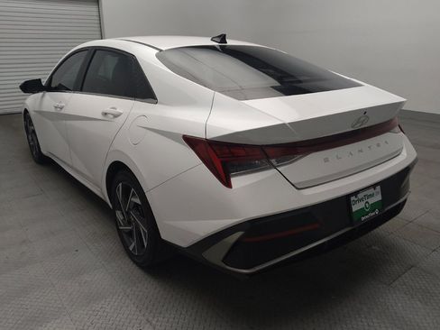 Used 2025 Hyundai Elantra SEL FWD image 5