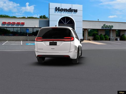 New 2026 Chrysler Pacifica Select image 14