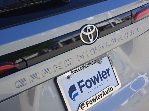 Used 2024 Toyota Grand Highlander Platinum image 11