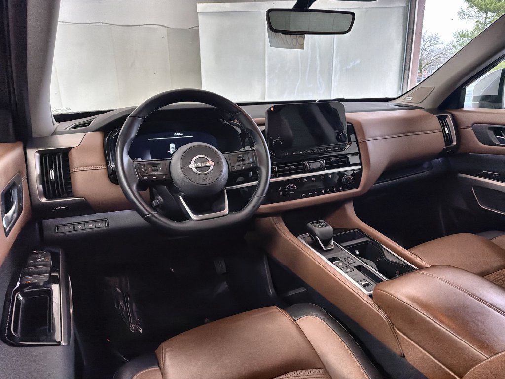 Certified 2025 Nissan Pathfinder Platinum w/ Cargo Package FWD image 22