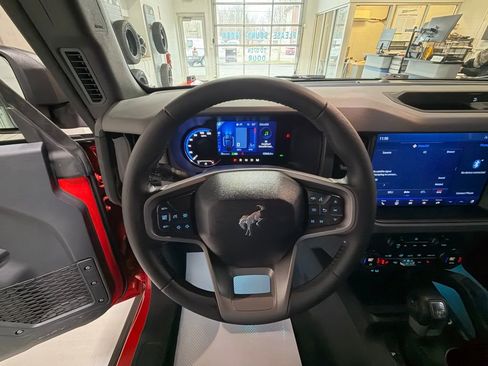 Used 2024 Ford Bronco Big Bend image 12