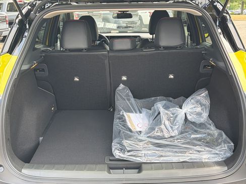 Used 2025 Nissan Kicks SR FWD image 18