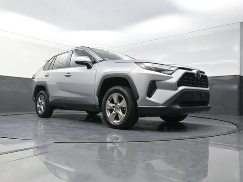 Used 2025 Toyota RAV4 XLE AWD/4WD image 31