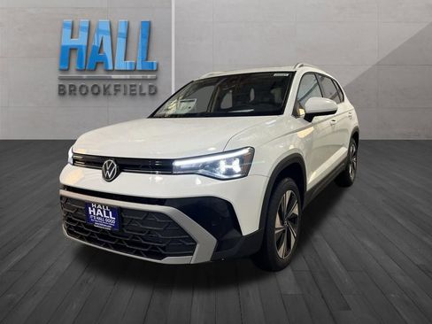 New 2026 Volkswagen Taos SE AWD/4WD image 1