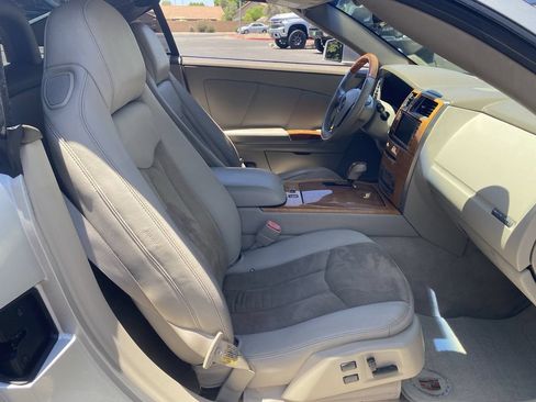 Used 2005 Cadillac XLR RWD image 12