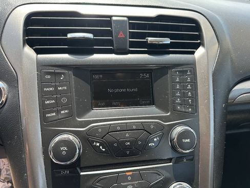 Used 2018 Ford Fusion S FWD image 12