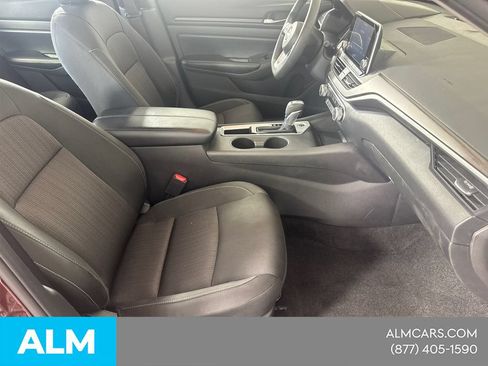 Used 2025 Nissan Altima 2.5 SV FWD image 16