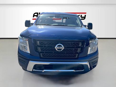 Used 2024 Nissan Titan SV w/ SV Convenience Package RWD image 2