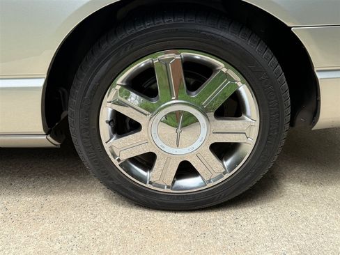 Used 2005 Ford Thunderbird RWD image 35