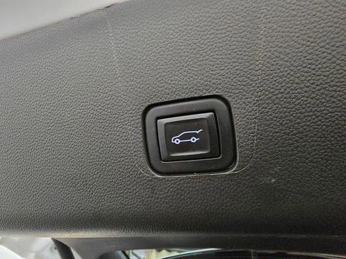 Used 2023 Chevrolet Traverse Premier w/ Redline Edition AWD/4WD image 37
