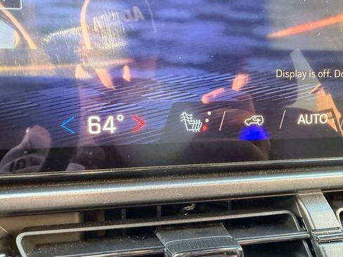 Used 2025 Chevrolet Equinox EV RS image 23