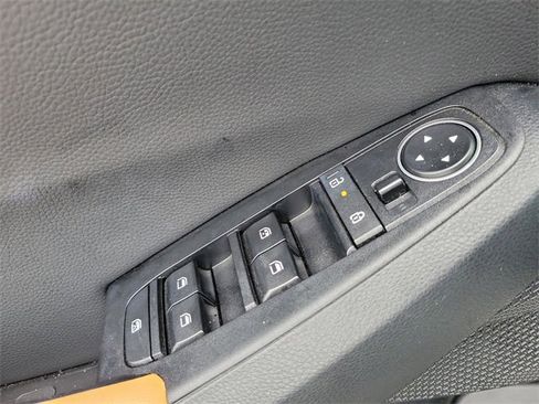 Used 2024 Kia Seltos SX w/ SX Sunroof Package image 25