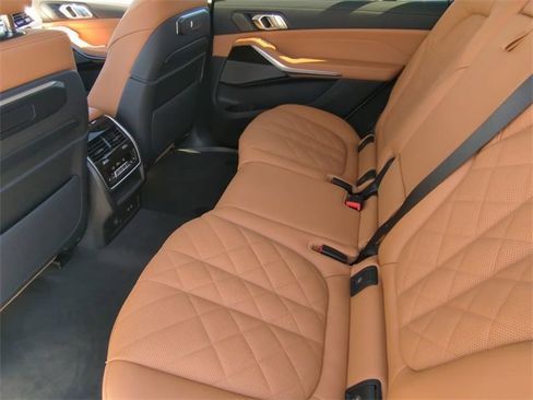 New 2026 BMW X7 xDrive40i w/ Premium Package image 17