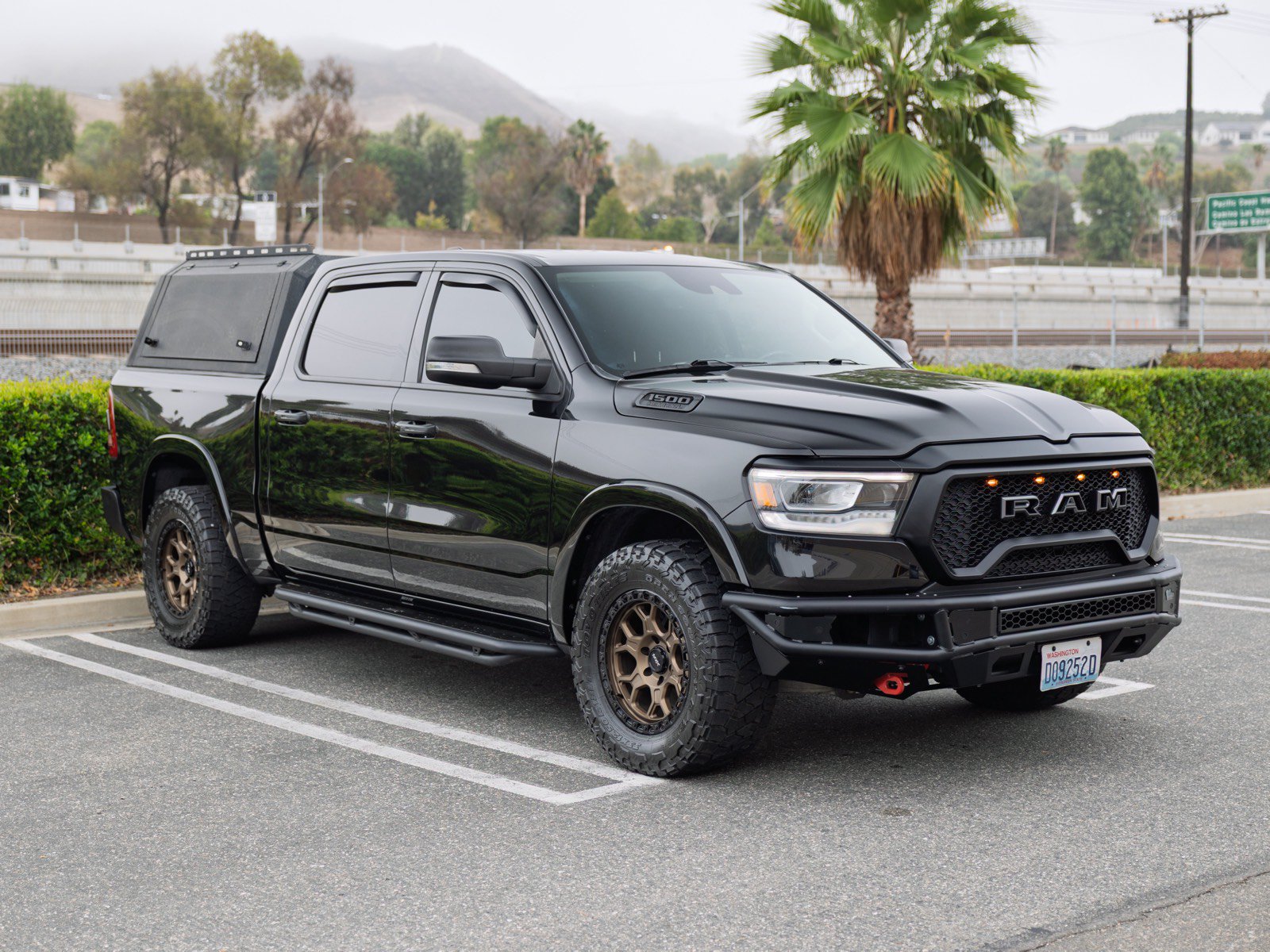 Used 2022 RAM 1500 Laramie AWD/4WD image 3