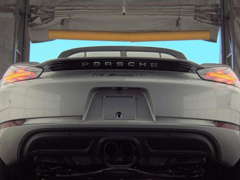 Used 2022 Porsche 718 Boxster image 7