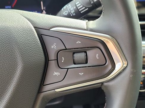 Used 2024 Chevrolet Trax ACTIV w/ Sunroof Package image 16