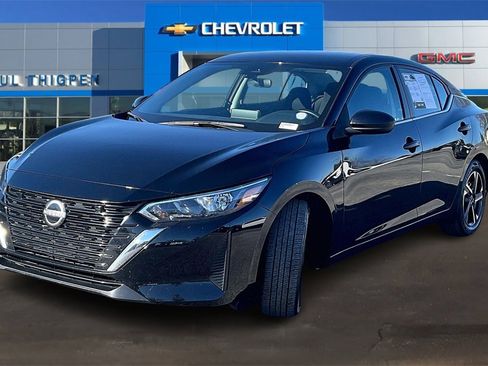 Used 2024 Nissan Sentra SV image 3