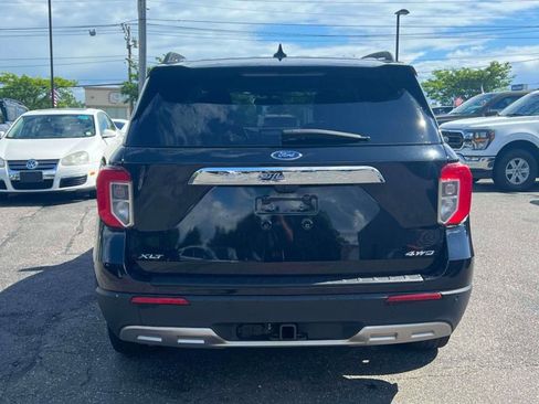 Used 2023 Ford Explorer XLT w/ Equipment Group 202A AWD/4WD image 7
