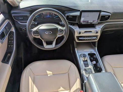 Used 2024 Ford Explorer XLT w/ Equipment Group 202A image 25