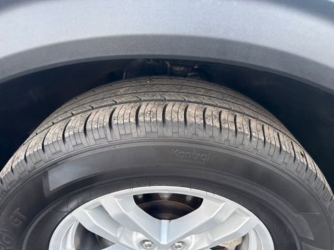 Used 2023 Ford Explorer XLT image 23