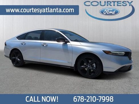 Used 2025 Honda Accord Sport image 1