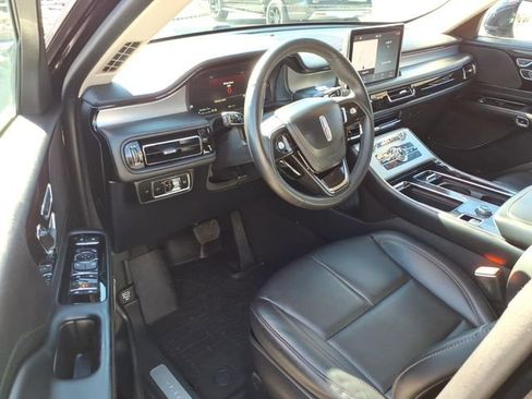 Used 2023 Lincoln Aviator AWD image 19