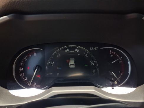 Used 2025 Toyota RAV4 XLE AWD/4WD image 13