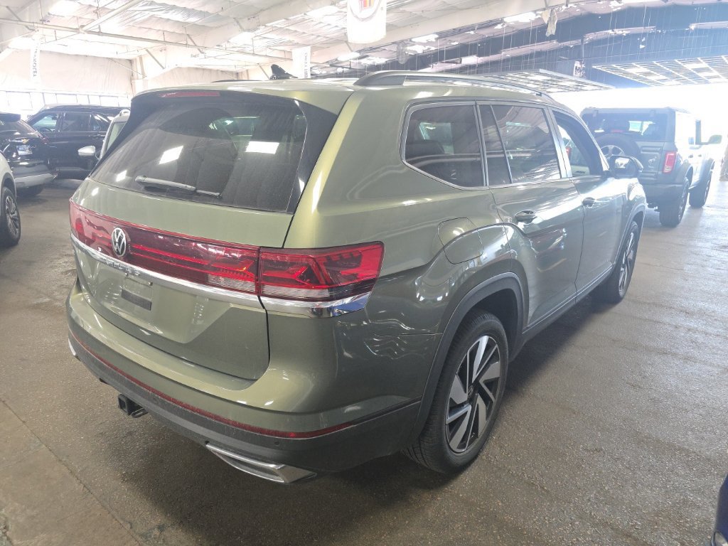 Used 2026 Volkswagen Atlas SE FWD image 2